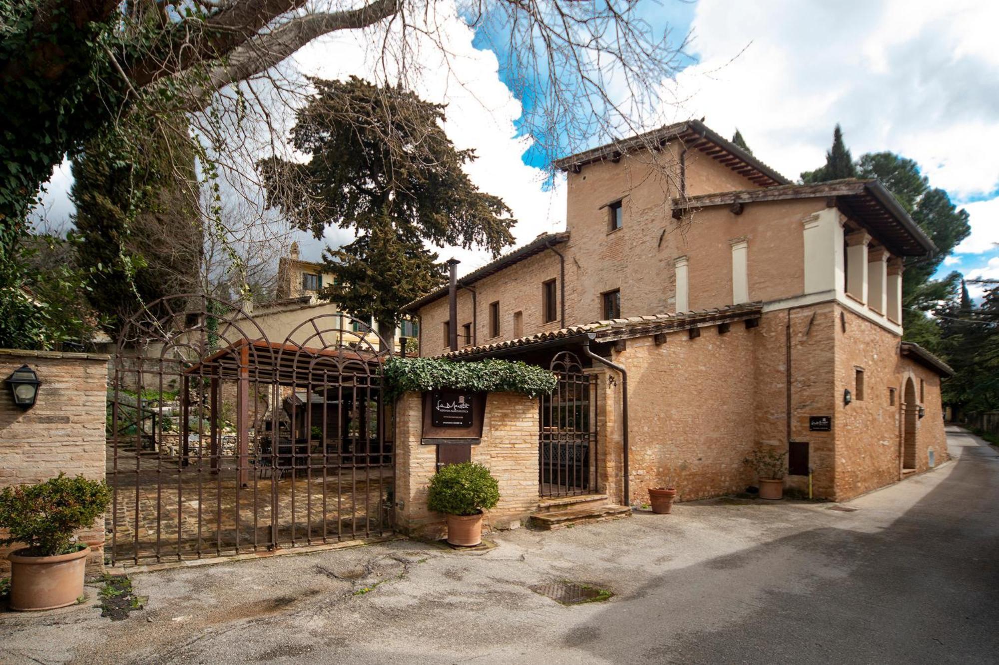 La Maesta Antica Dimora Di Campagna Villa Foligno Exterior photo