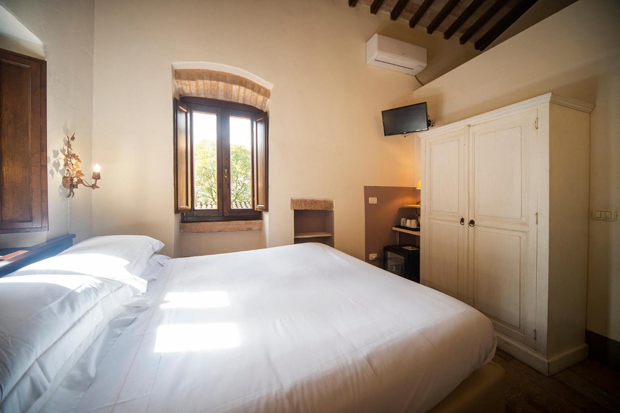 La Maesta Antica Dimora Di Campagna Villa Foligno Room photo